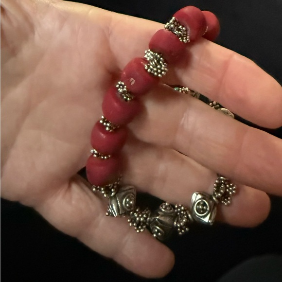 Wonderful Sterling Silver Coral Bird Toggle Bracelet - Picture 7 of 8